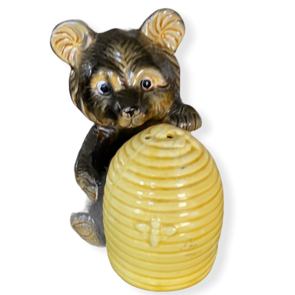 Vintage Honeybear salt and pepper shaker set